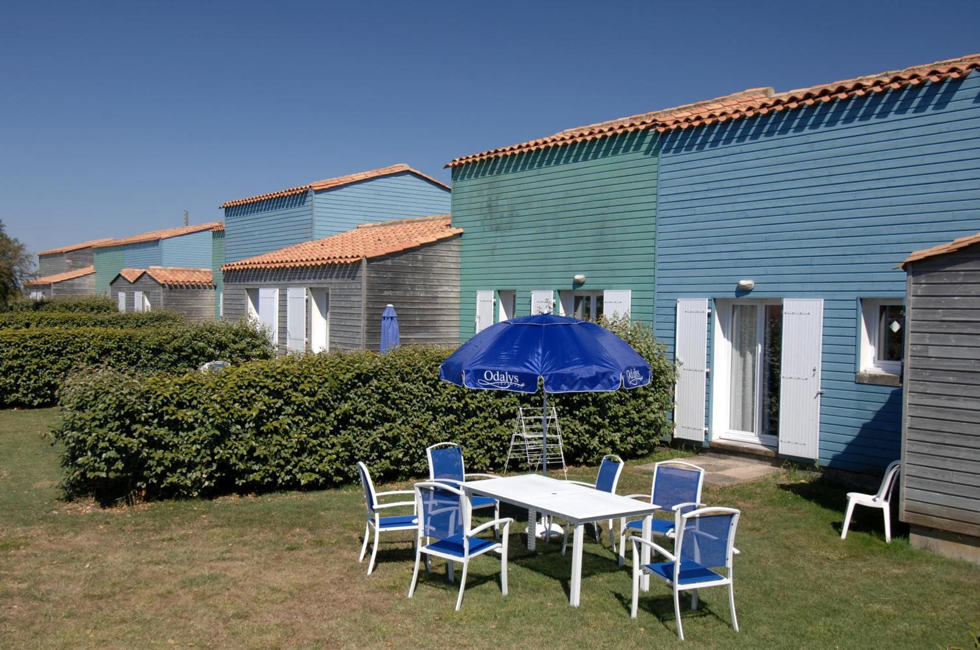 Residence Odalys Le Village Des Amareyeurs Le Château-dʼOléron 外观 照片